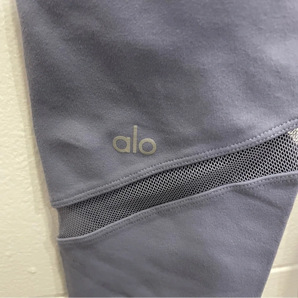 Alo Yoga Lavender Mesh Cutout Cropped Leggings